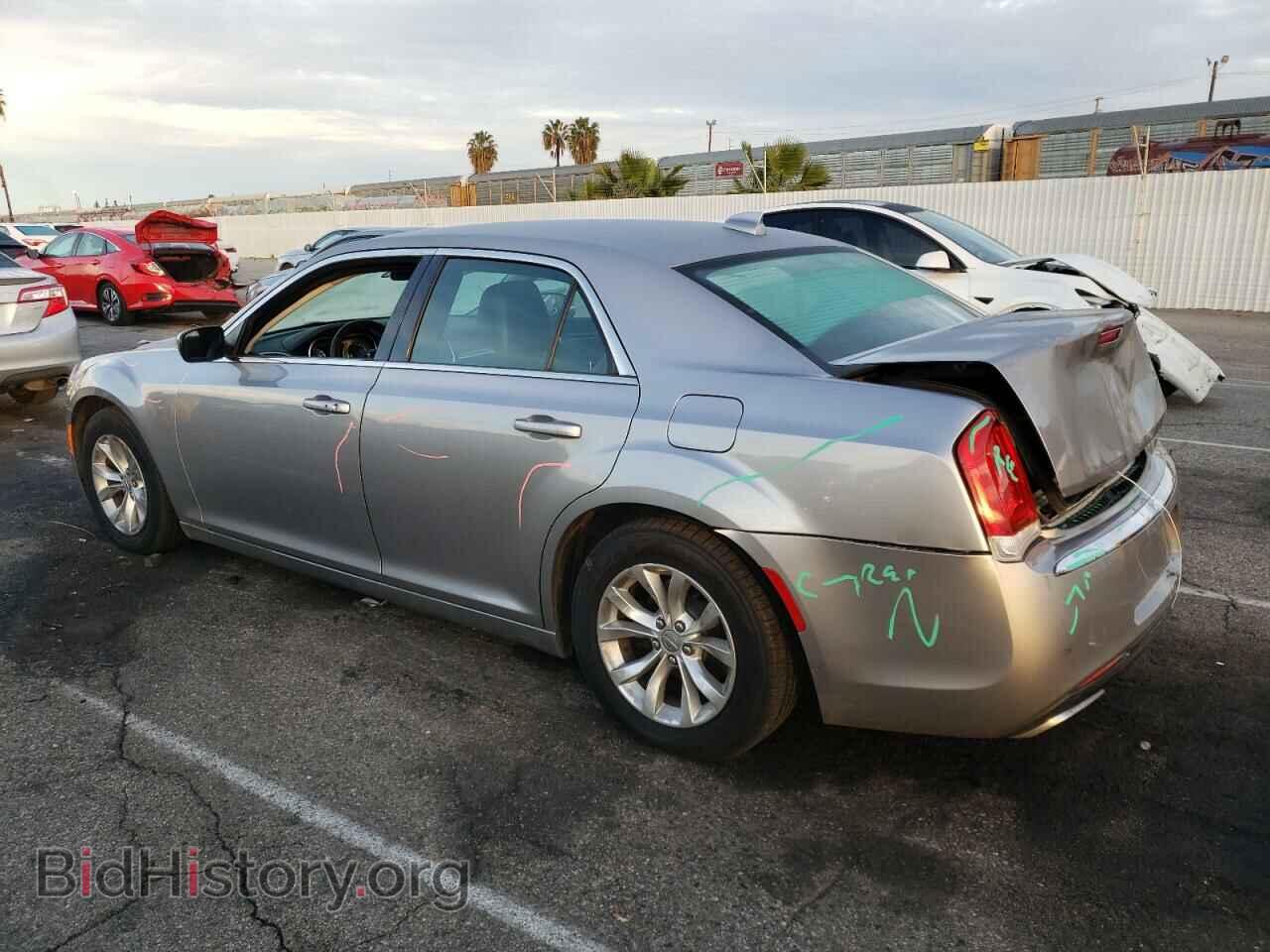 2015 CHRYSLER 300 - VIN: 2C3CCAAG2FH796796 - Фото 2