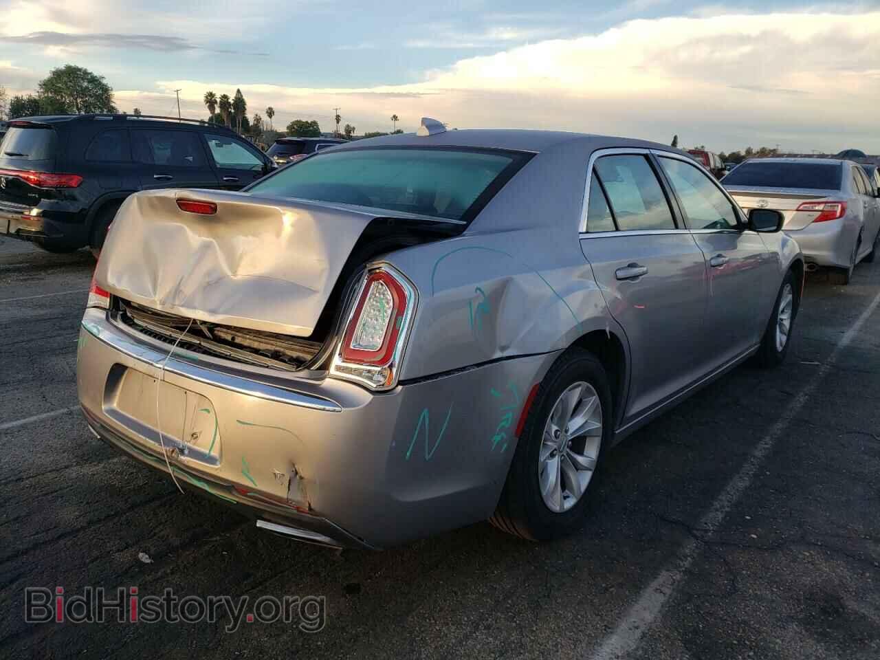 2015 CHRYSLER 300 - VIN: 2C3CCAAG2FH796796 - Фото 3