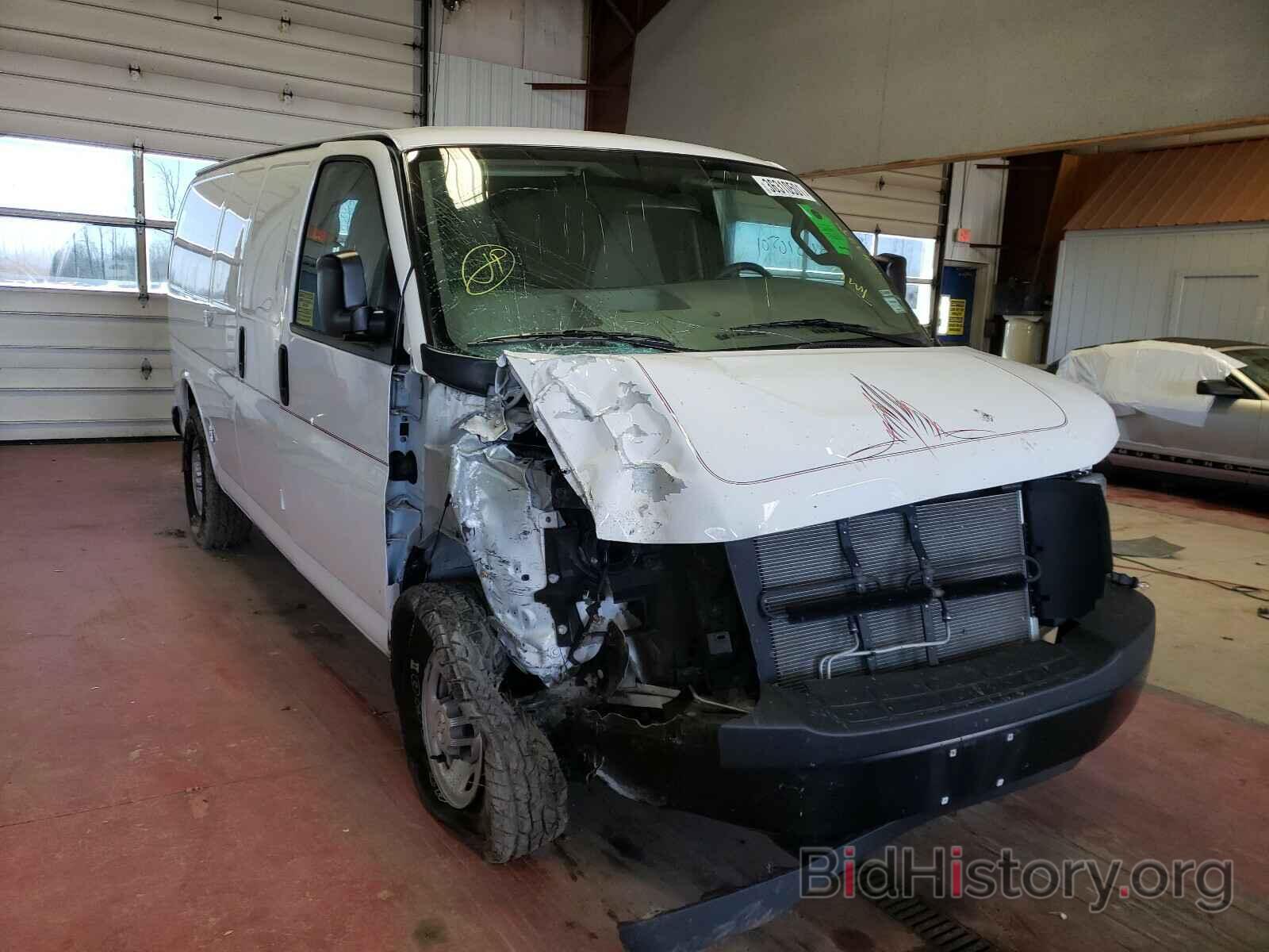 Photo 1GCWGAFG4H1104335 - CHEVROLET EXPRESS 2017