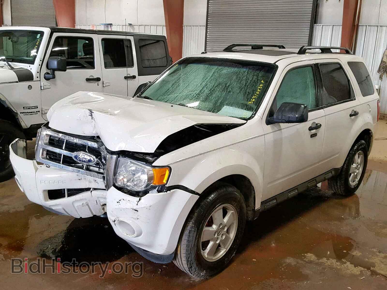 2011 FORD ESCAPE - VIN: 1FMCU0D77BKB33303 - Фото 2