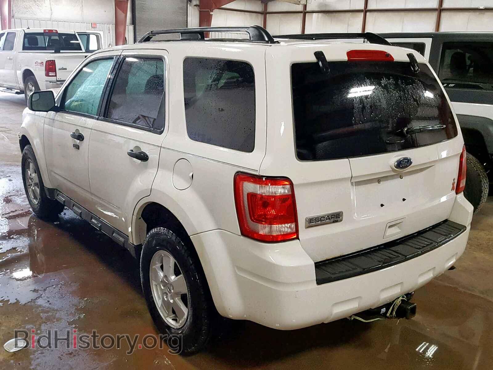 2011 FORD ESCAPE - VIN: 1FMCU0D77BKB33303 - Фото 3
