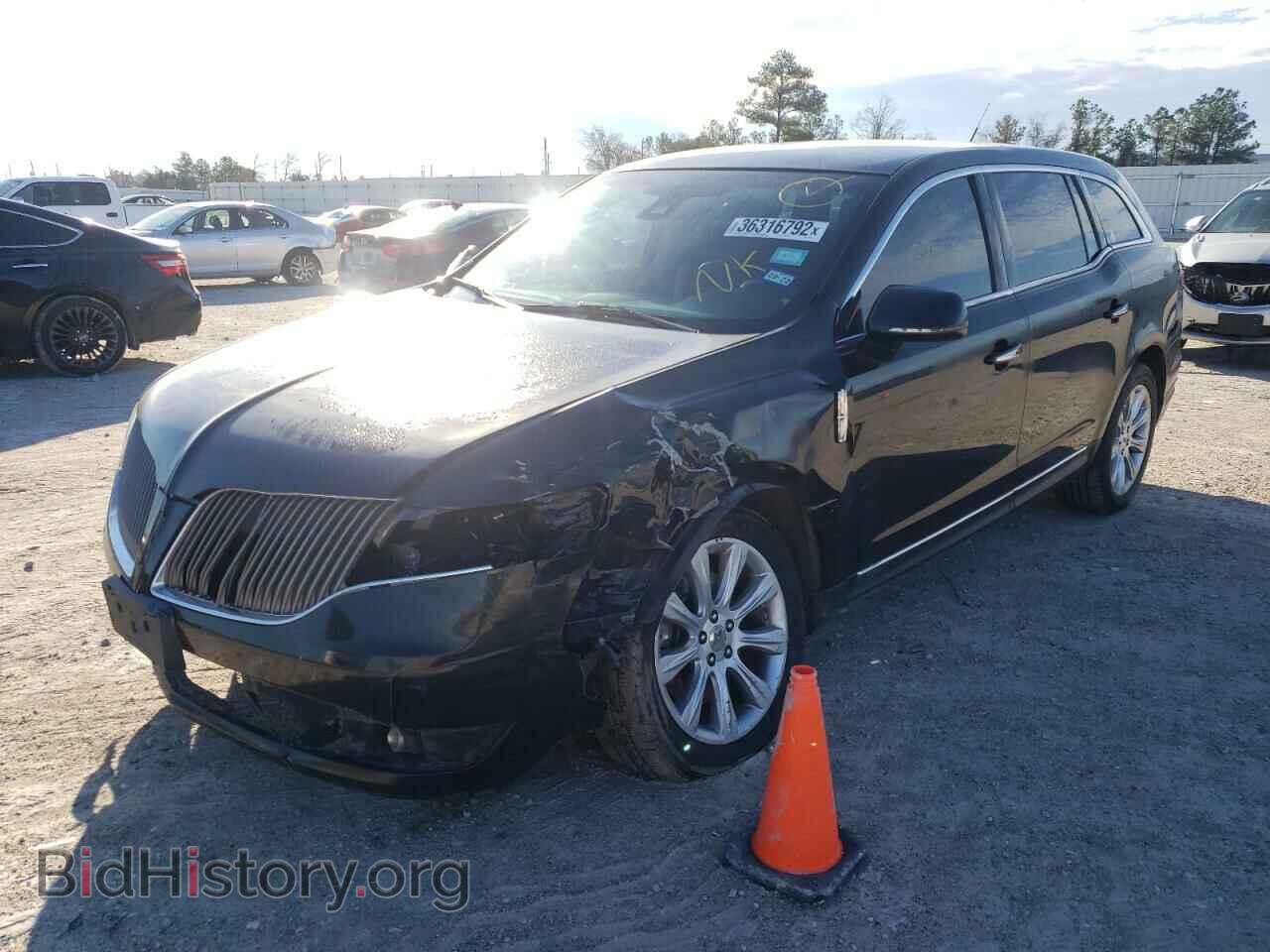 2016 LINCOLN MKT - VIN: 2LMHJ5FK2GBL01352 - Фото 2