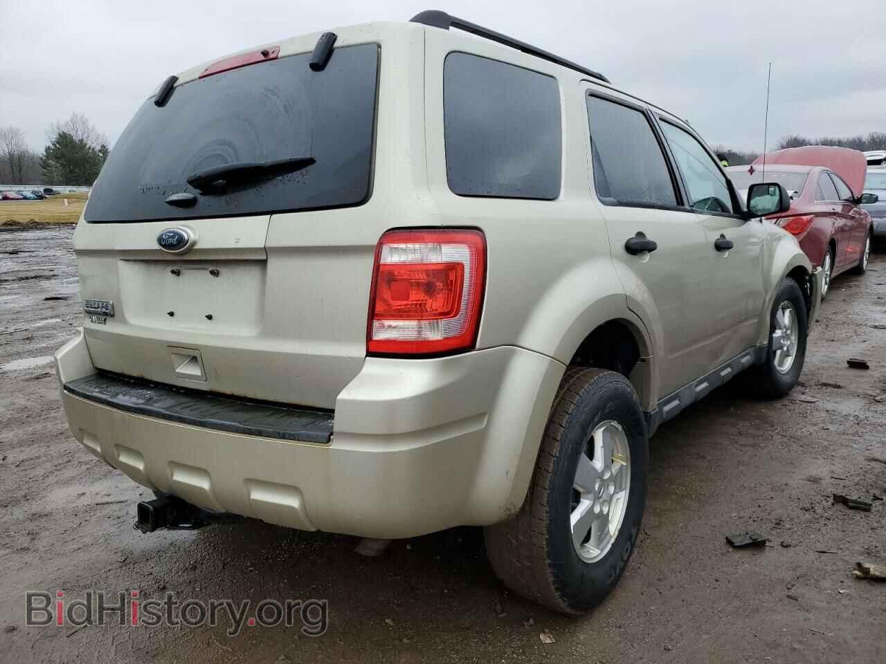 2011 FORD ESCAPE - VIN: 1FMCU0D71BKB83081 - Фото 3
