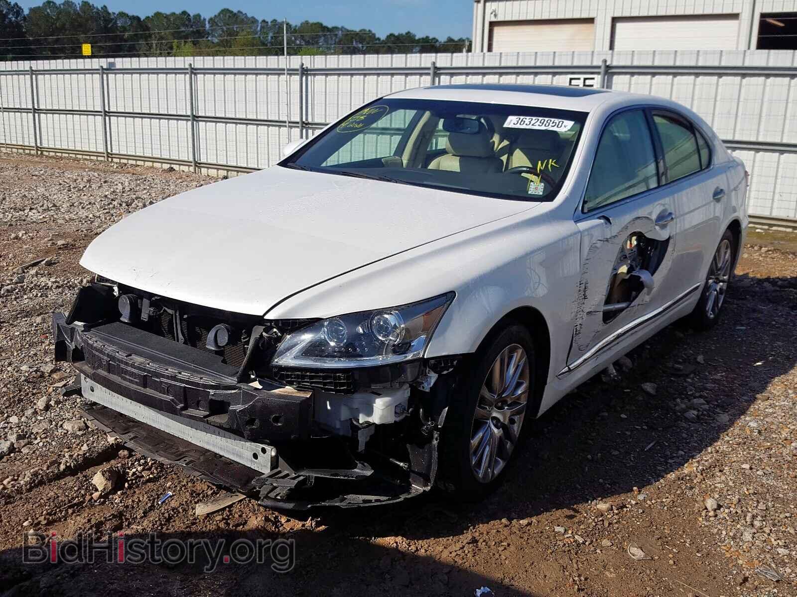 2014 LEXUS LS460 - VIN: JTHBL5EF4E5127840 - Photo 2