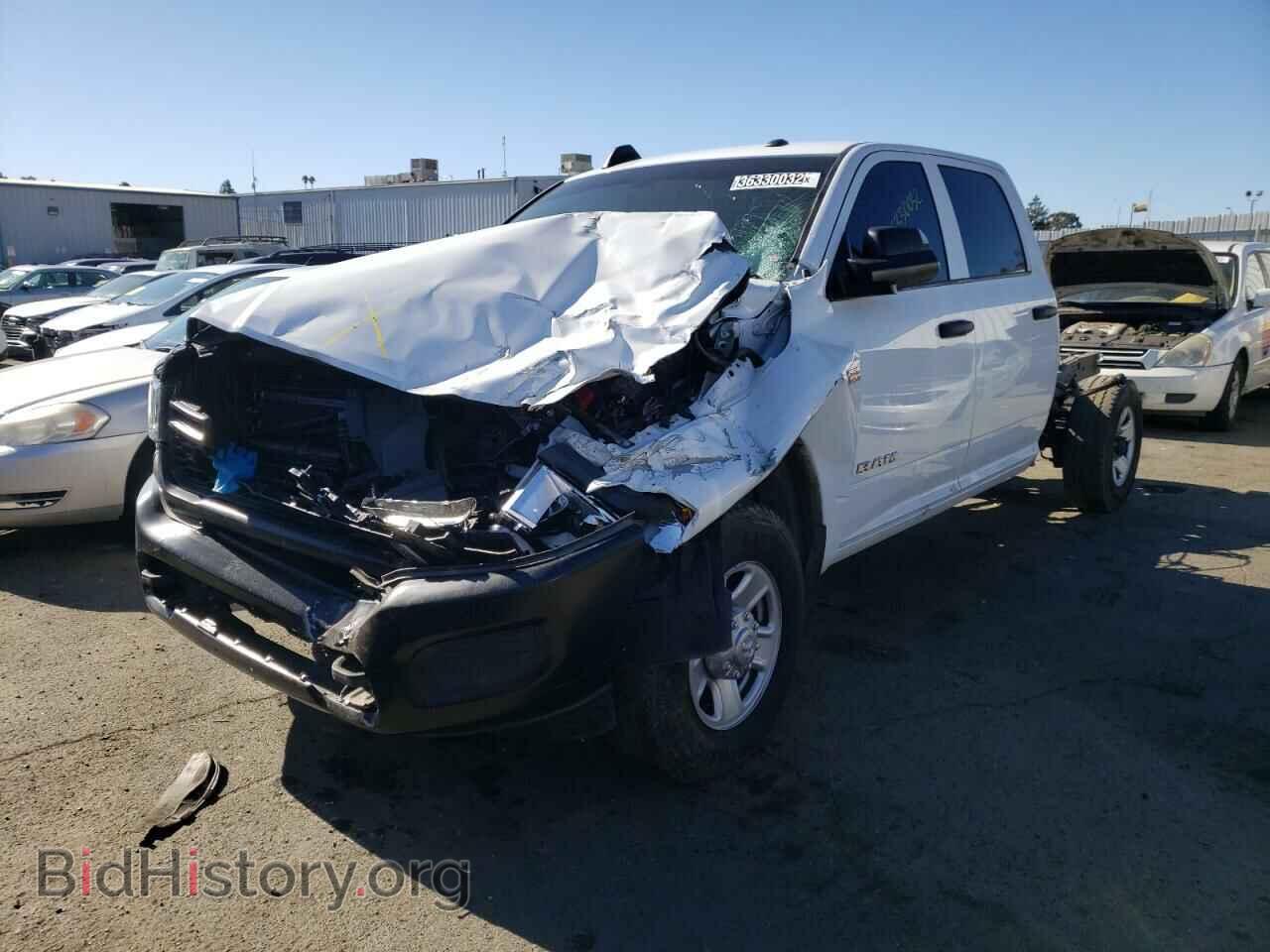 2019 RAM 2500 - VIN: 3C7WR4HJ3KG543610 - Фото 2