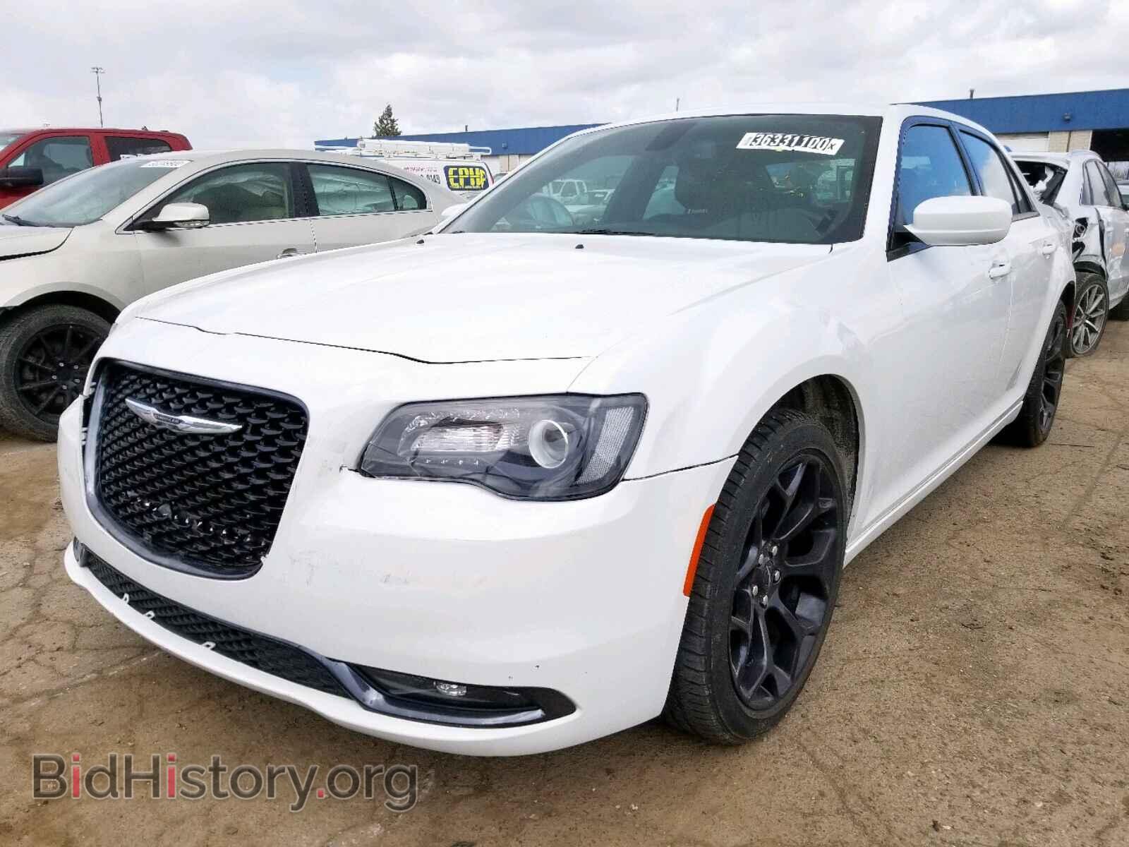 2019 CHRYSLER 300 - VIN: 2C3CCABG9KH628596 - Фото 2