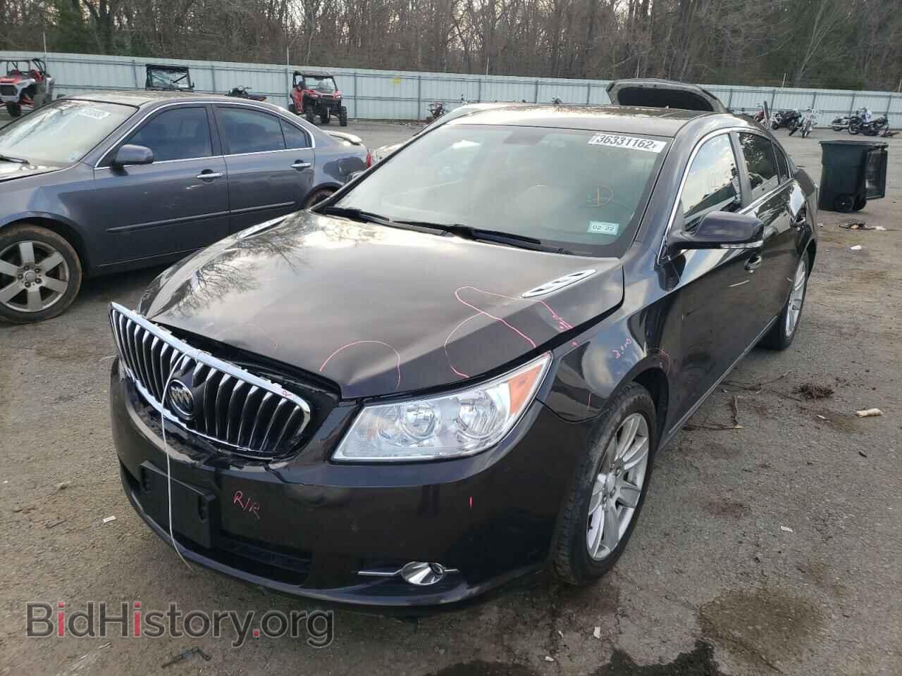 2013 BUICK LACROSSE - VIN: 1G4GC5E31DF136884 - Фото 2