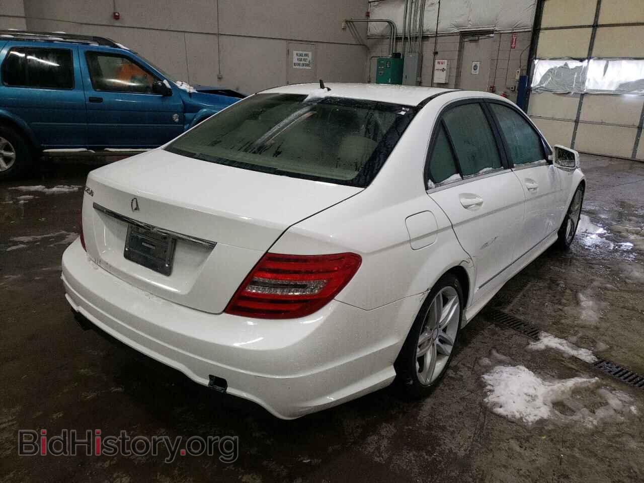 2013 MERCEDES-BENZ C-CLASS - VIN: WDDGF4HB7DA792065 - Фото 4