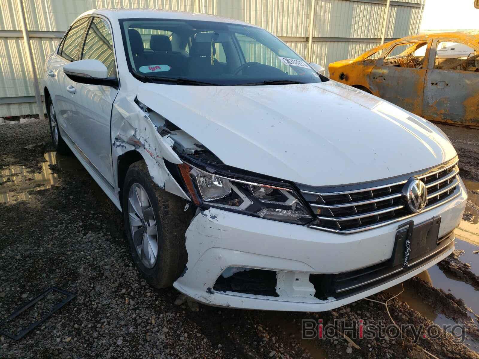 Photo 1VWAT7A38HC069040 - VOLKSWAGEN PASSAT 2017