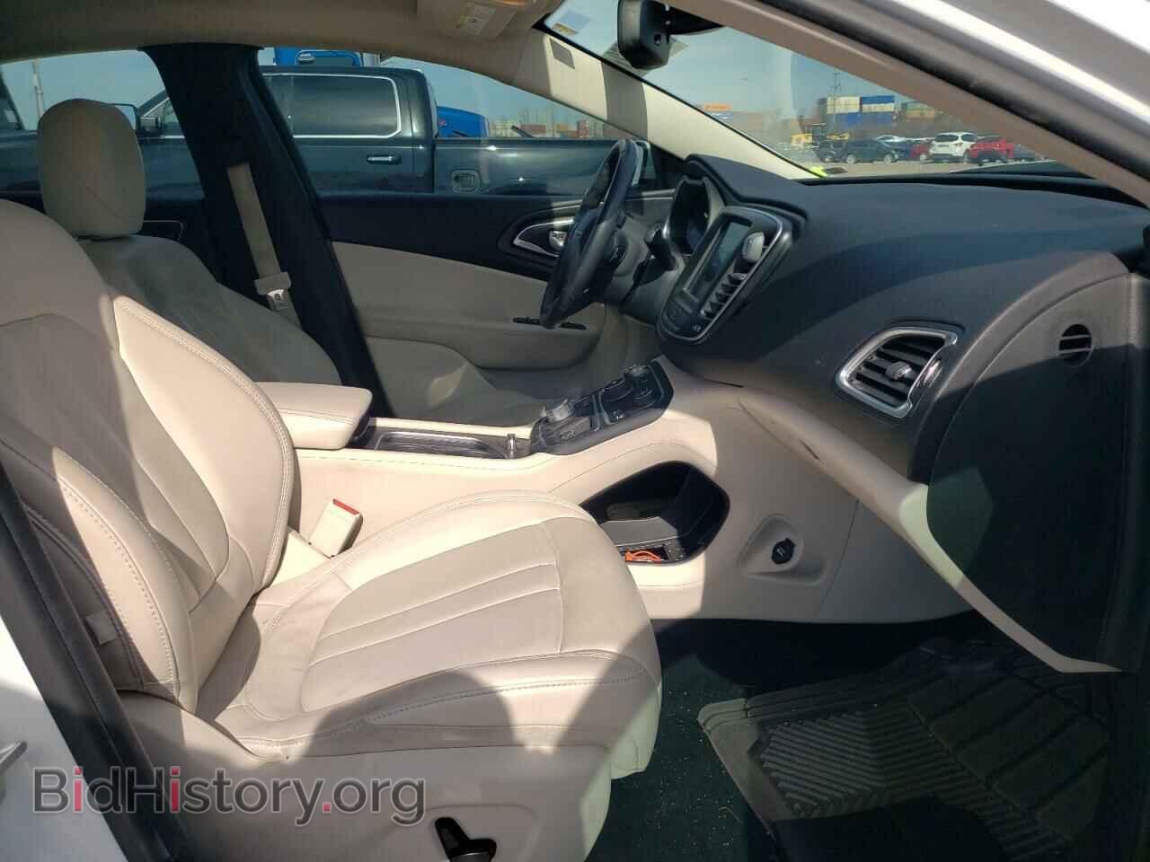 2016 CHRYSLER 200 - VIN: 1C3CCCAB9GN184832 - Photo 5