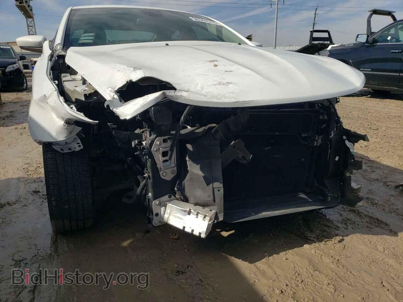 2016 CHRYSLER 200 - VIN: 1C3CCCAB9GN184832 - Photo 9