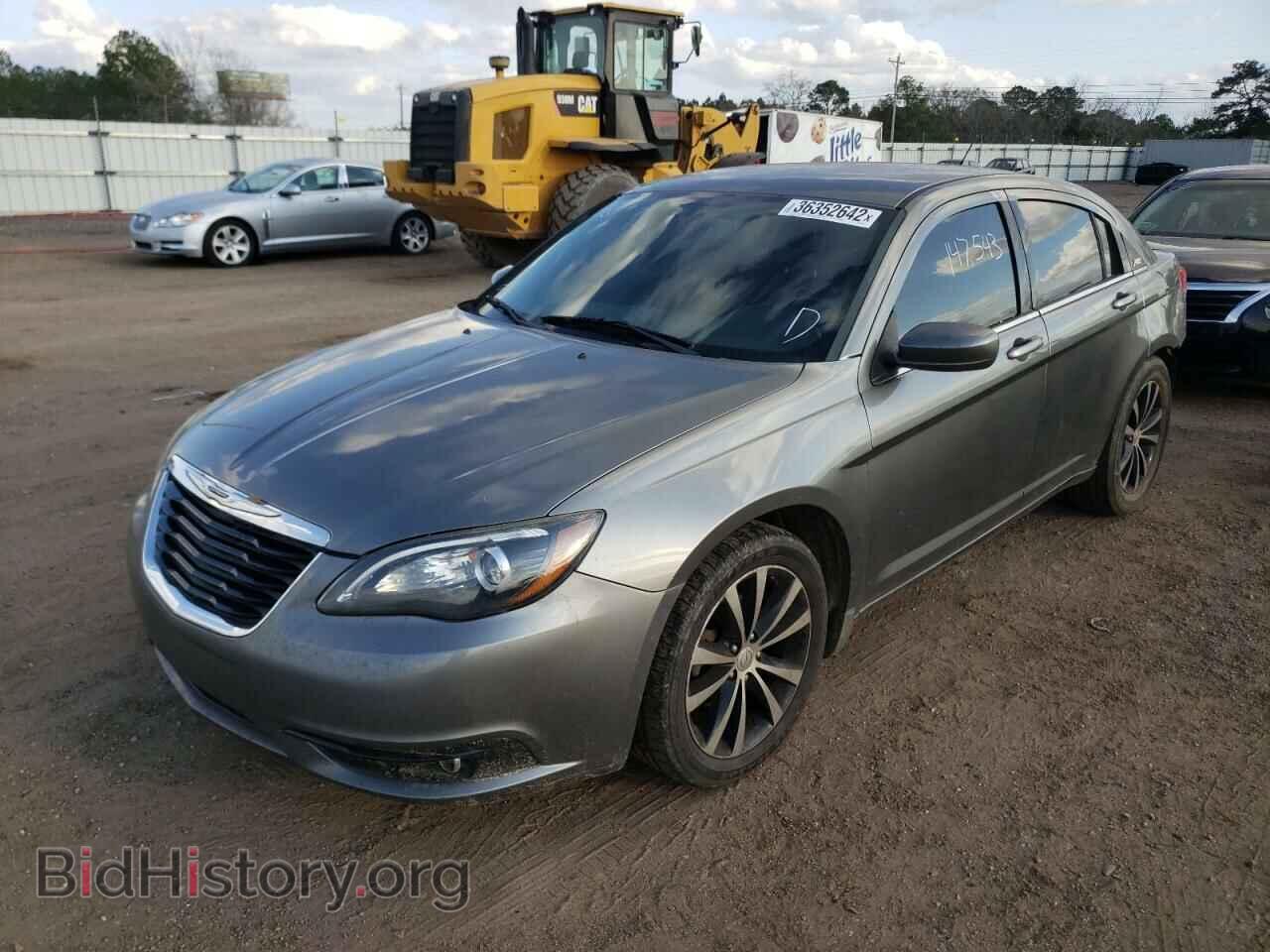 2012 CHRYSLER 200 - VIN: 1C3CCBHG7CN303645 - Фото 2