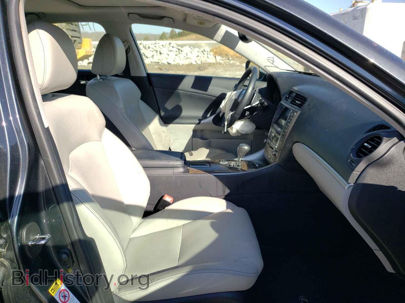 2011 LEXUS IS - VIN: JTHBF5C21B5151645 - Photo 5