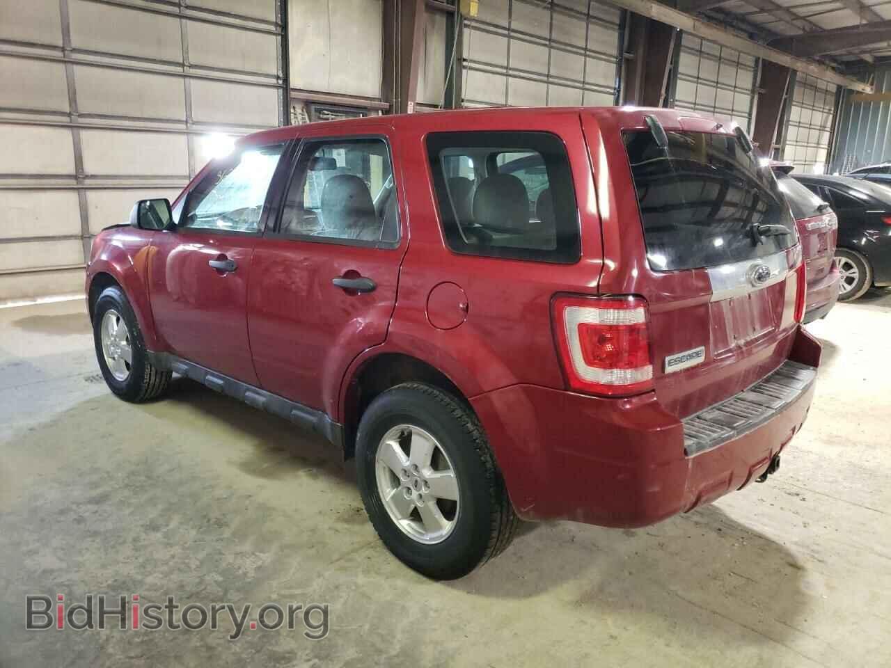 2011 FORD ESCAPE - VIN: 1FMCU0C71BKA05981 - Фото 2