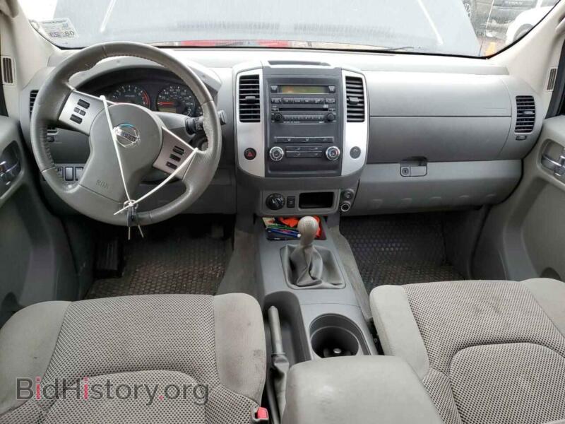 2011 Nissan FRONTIER (VIN 1N6AD0EVXBC417721) — photo 8 of 12