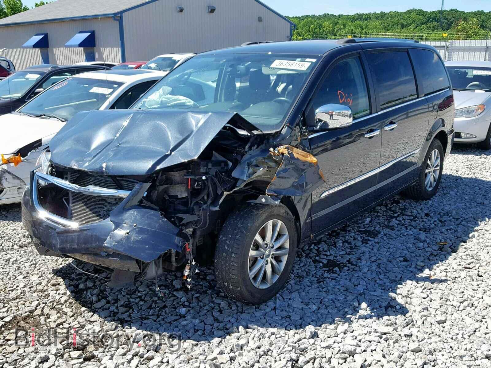 2014 CHRYSLER TOWN & COU - VIN: 2C4RC1CG7ER449668 - Фото 2