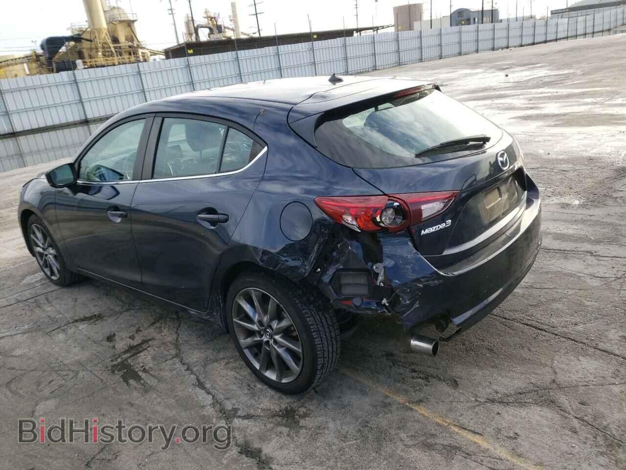 2018 MAZDA 3 - VIN: 3MZBN1L36JM192283 - Фото 2