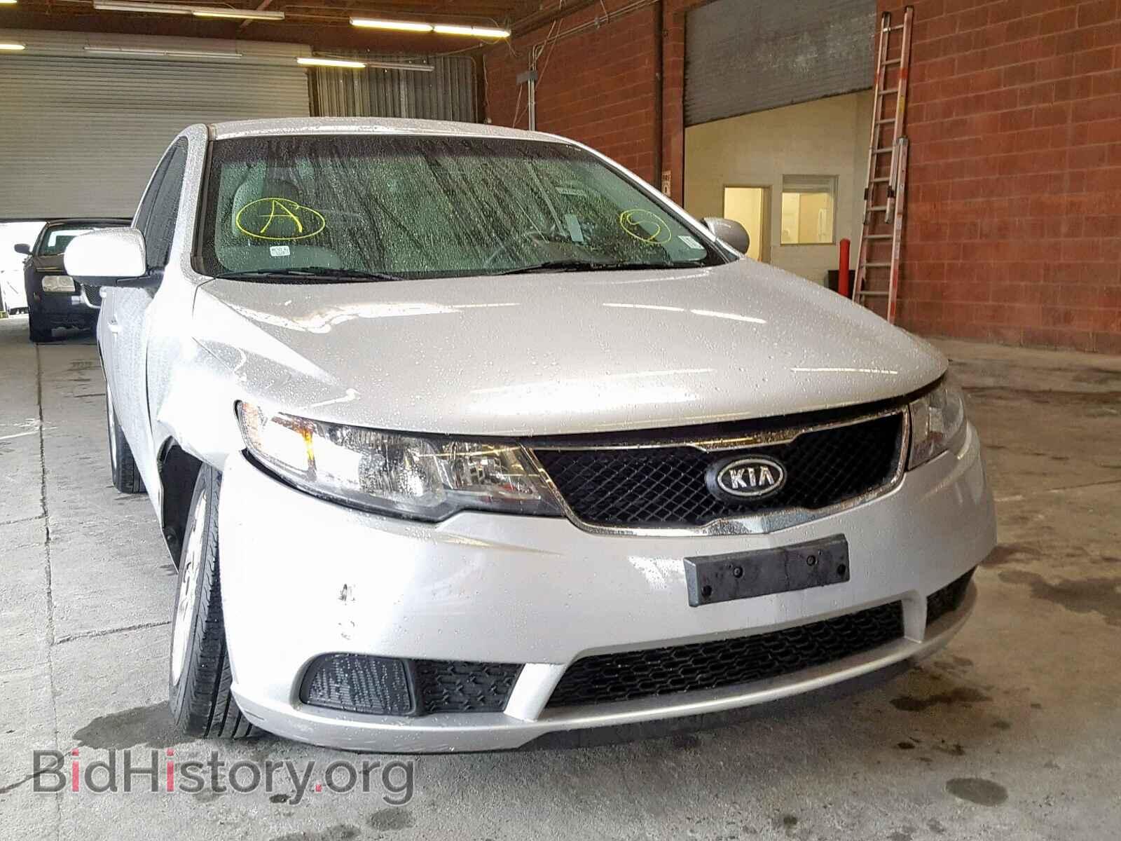 Фотография KNAFT4A22C5532203 - KIA FORTE LX 2012