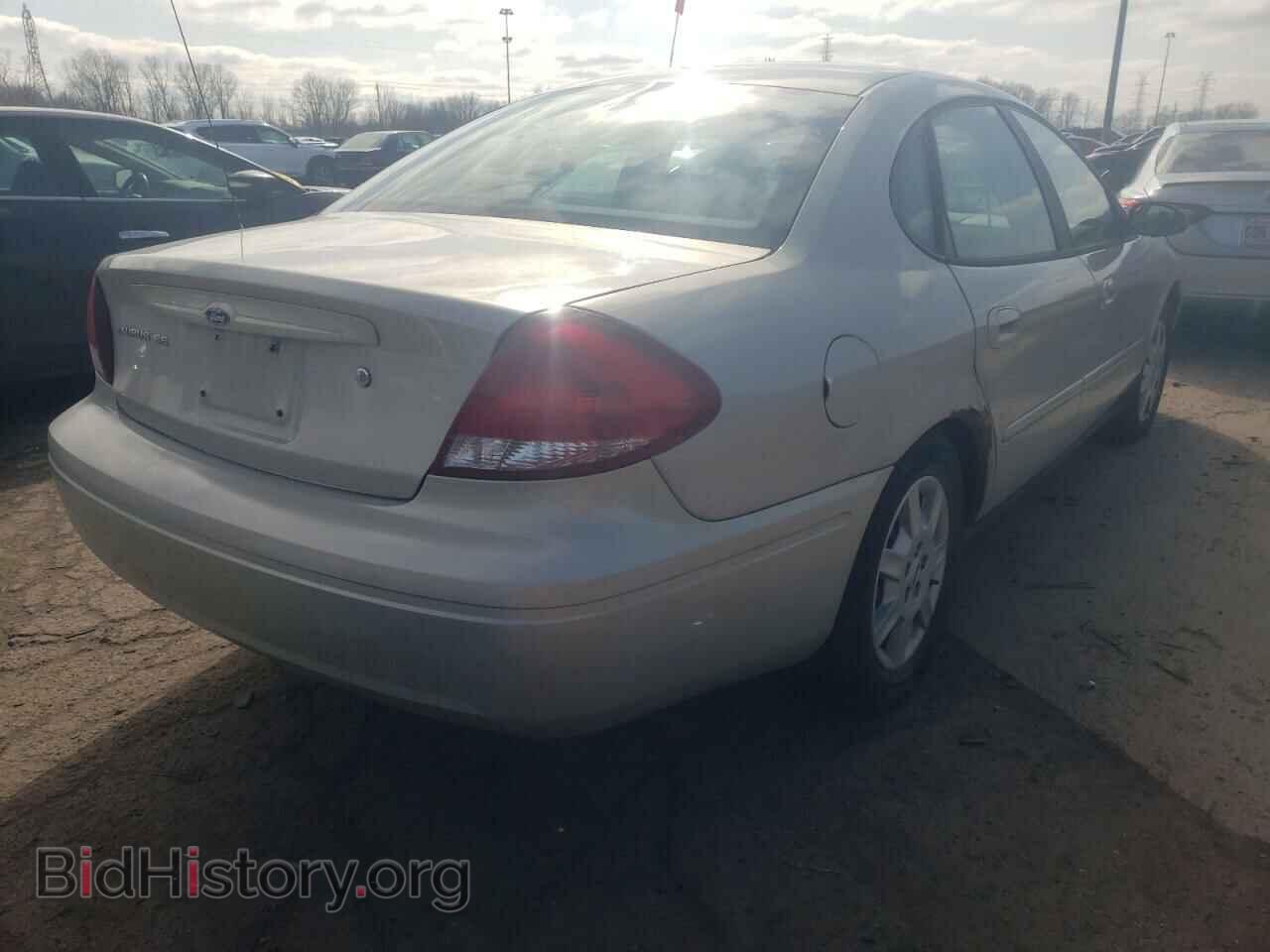 2006 FORD TAURUS - VIN: 1FAFP53286A242589 - Фото 4