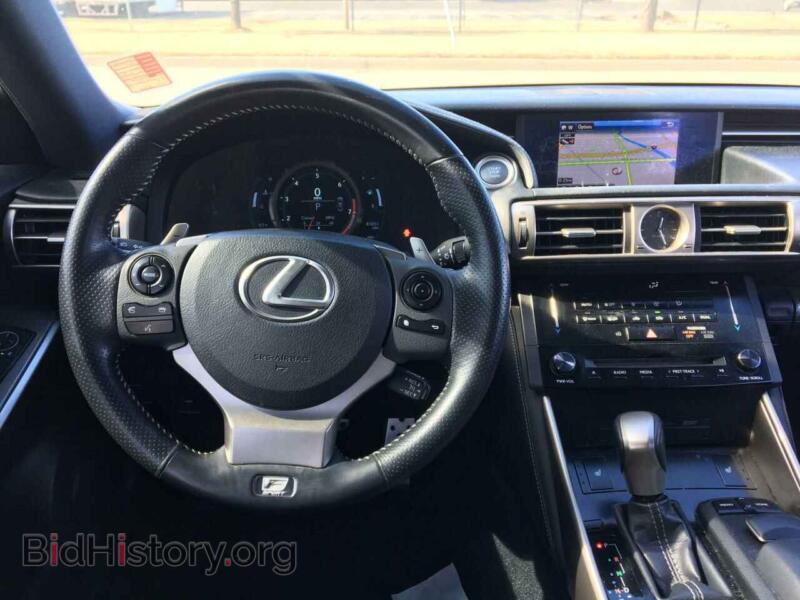 2014 Lexus IS (VIN JTHBE1D27E5011680) — photo 9 of 10
