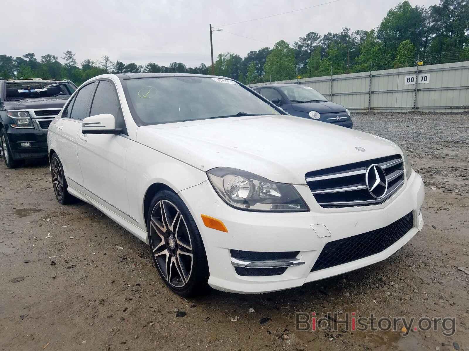 Photo WDDGF4HB2ER305664 - MERCEDES-BENZ C CLASS 2014