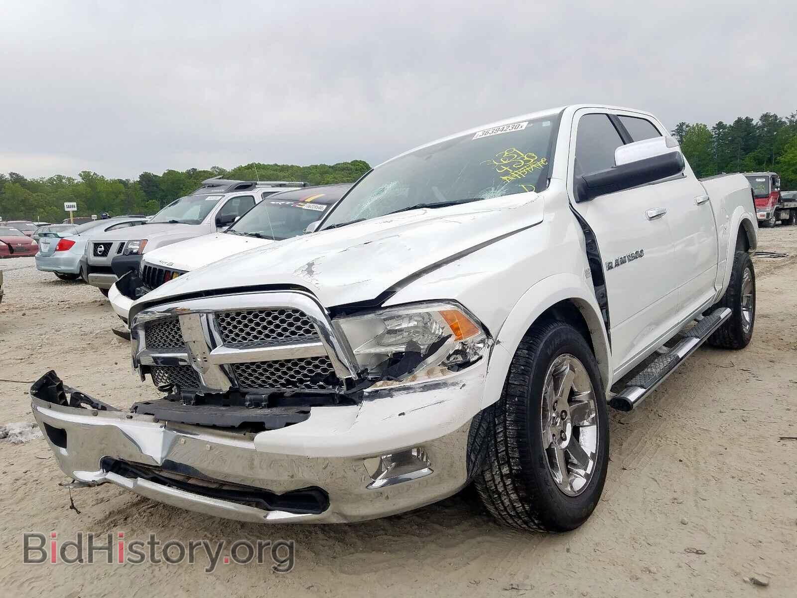 2011 DODGE RAM 1500 - VIN: 1D7RB1CT4BS632364 - Фото 2