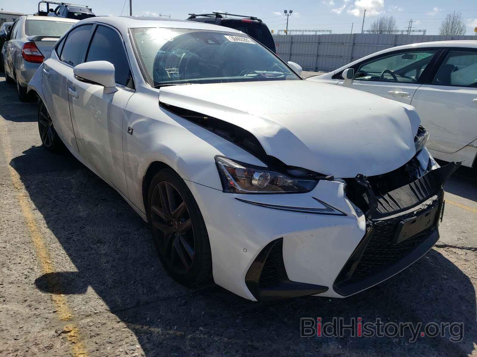 Photo JTHBA1D20J5068440 - LEXUS IS 2018