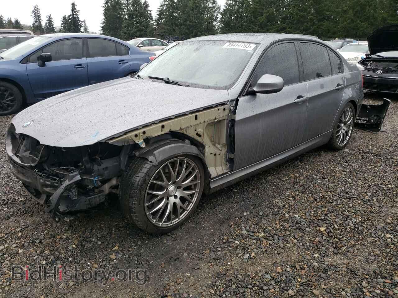 Photo WBAPM73589A365937 - BMW 3 SERIES 2009