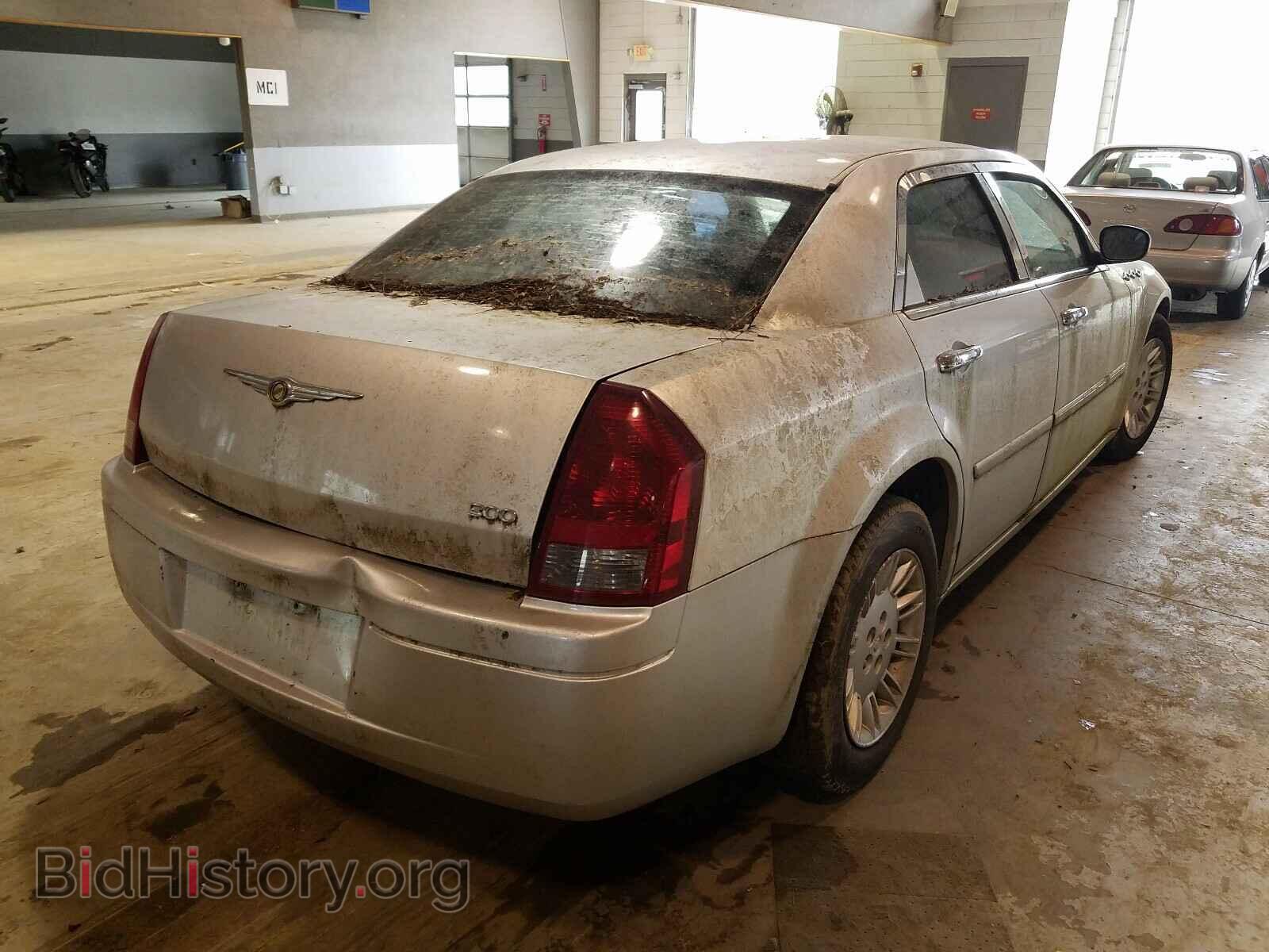 2007 CHRYSLER 300 - VIN: 2C3KA43R07H732842 - Фото 4