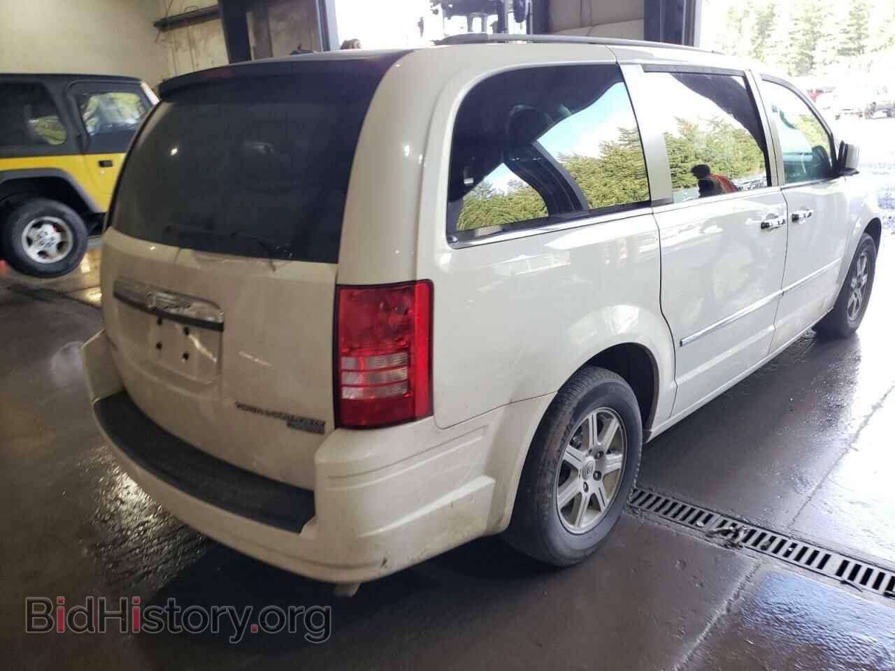 2010 CHRYSLER MINIVAN - VIN: 2A4RR5D13AR266160 - Фото 4