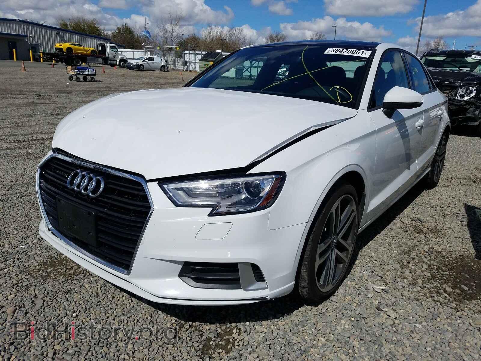 2018 AUDI A3 - VIN: WAUB8GFF3J1033556 - Фото 2