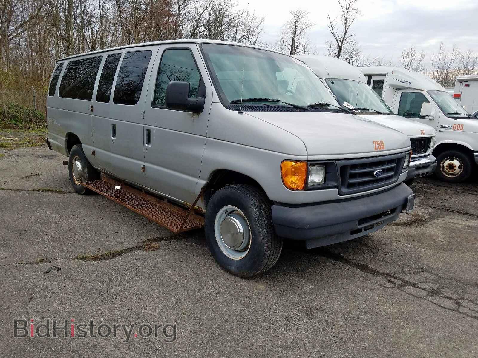 Photo 1FBSS31L74HB32861 - FORD ECONOLINE 2004