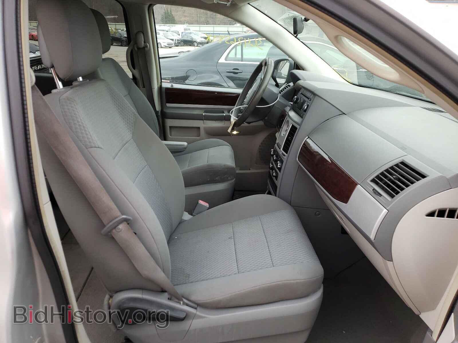 2010 CHRYSLER MINIVAN - VIN: 2A4RR5D18AR348224 - Фото 5