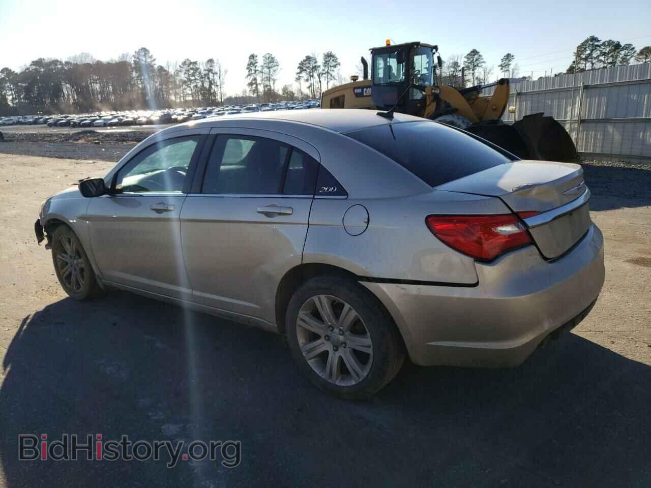 2013 CHRYSLER 200 - VIN: 1C3CCBAB6DN764805 - Фото 2