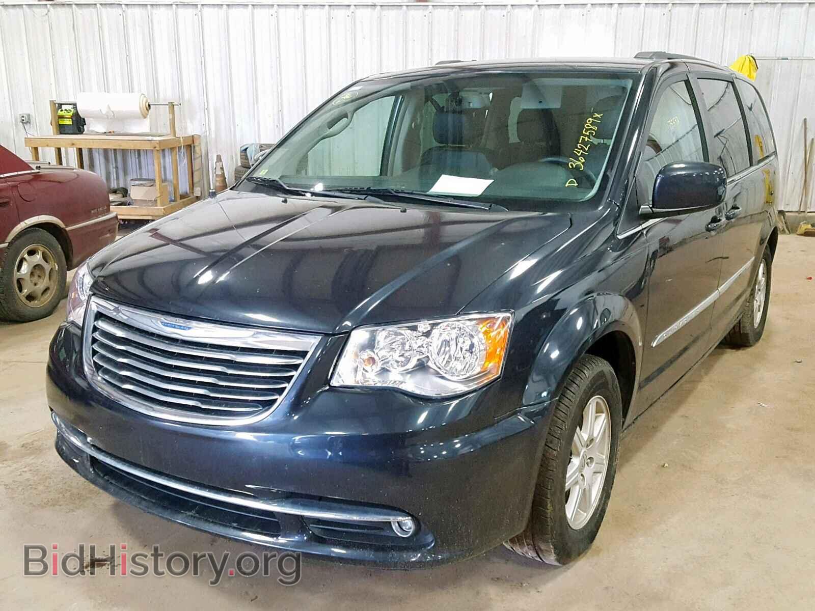2013 CHRYSLER TOWN & COU - VIN: 2C4RC1BG3DR670054 - Фото 2