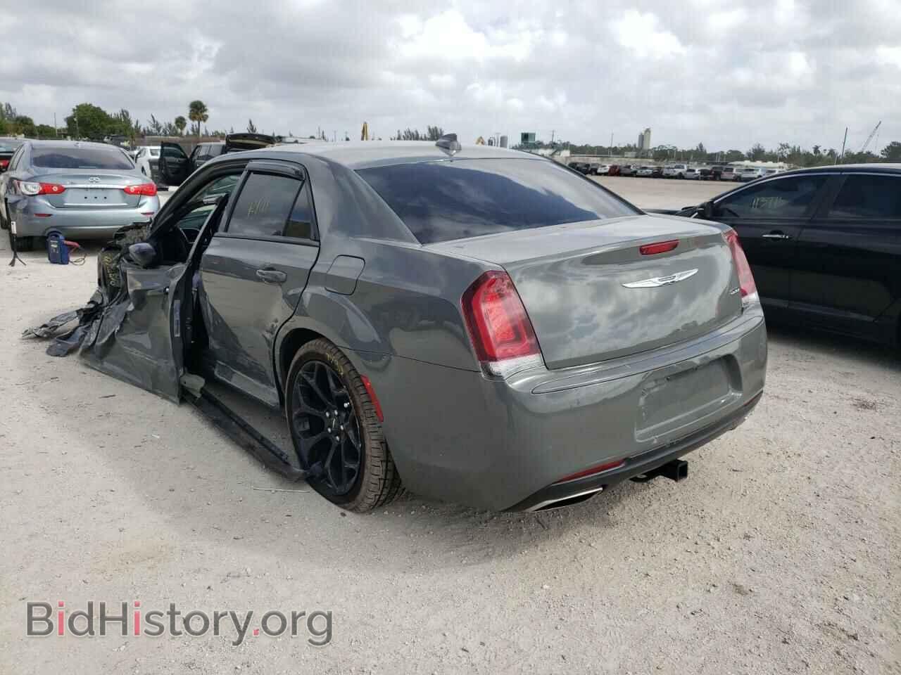 2019 CHRYSLER 300 - VIN: 2C3CCAAG0KH580973 - Фото 3