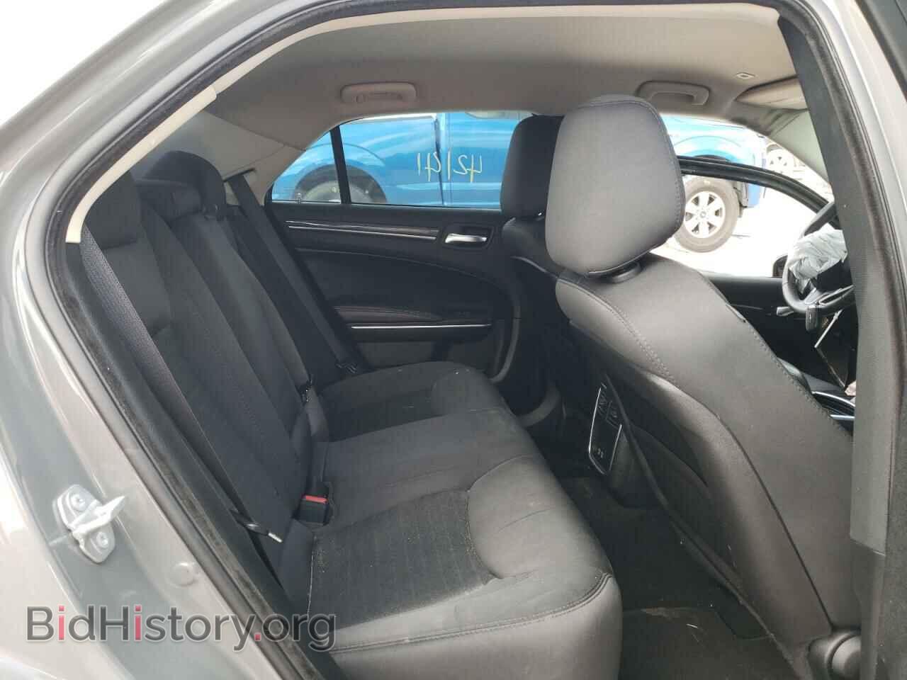 2019 CHRYSLER 300 - VIN: 2C3CCAAG0KH580973 - Фото 6