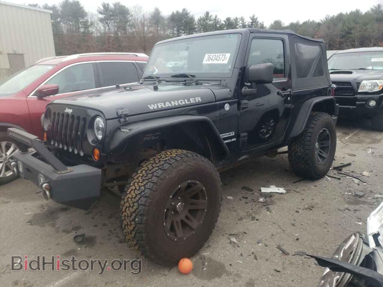 Photo 1J4AA2D11BL608976 - JEEP WRANGLER 2011
