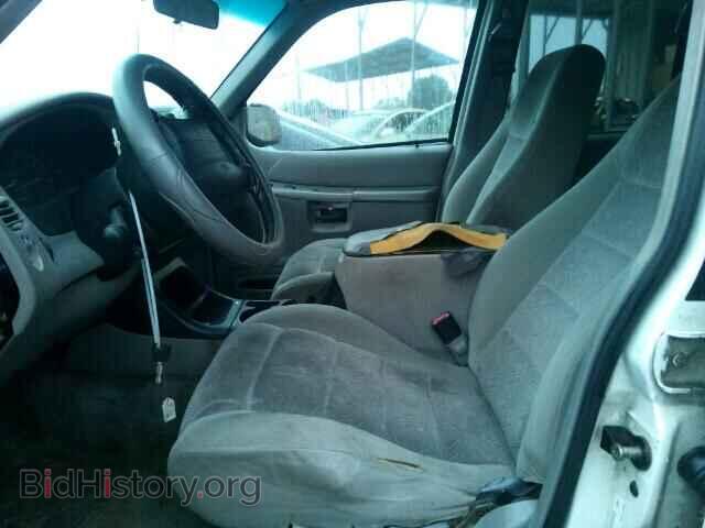 1998 Ford EXPLORER (VIN 1FMZU32E5WUC05669) — photo 5 of 10