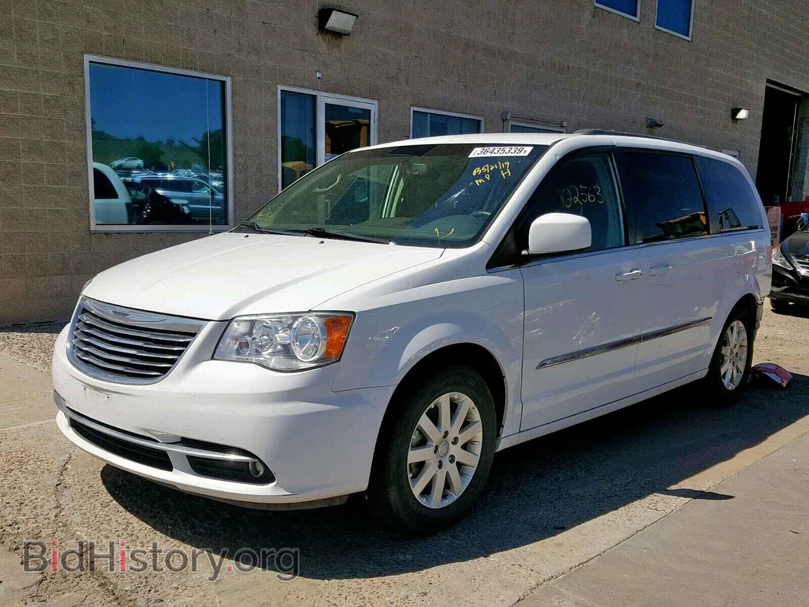 2014 CHRYSLER TOWN & COU - VIN: 2C4RC1BG4ER216879 - Фото 2