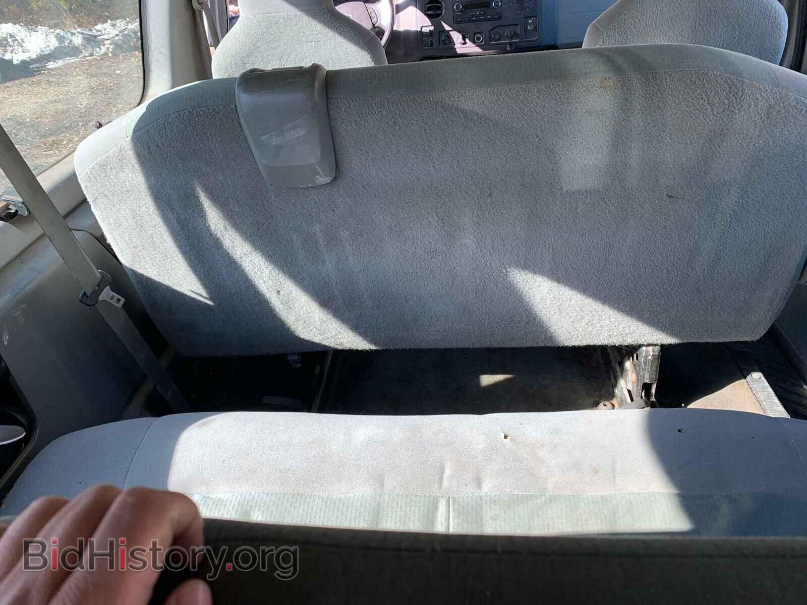 2010 FORD ECONOLINE - VIN: 1FBNE3BL5ADA32215 - Photo 7