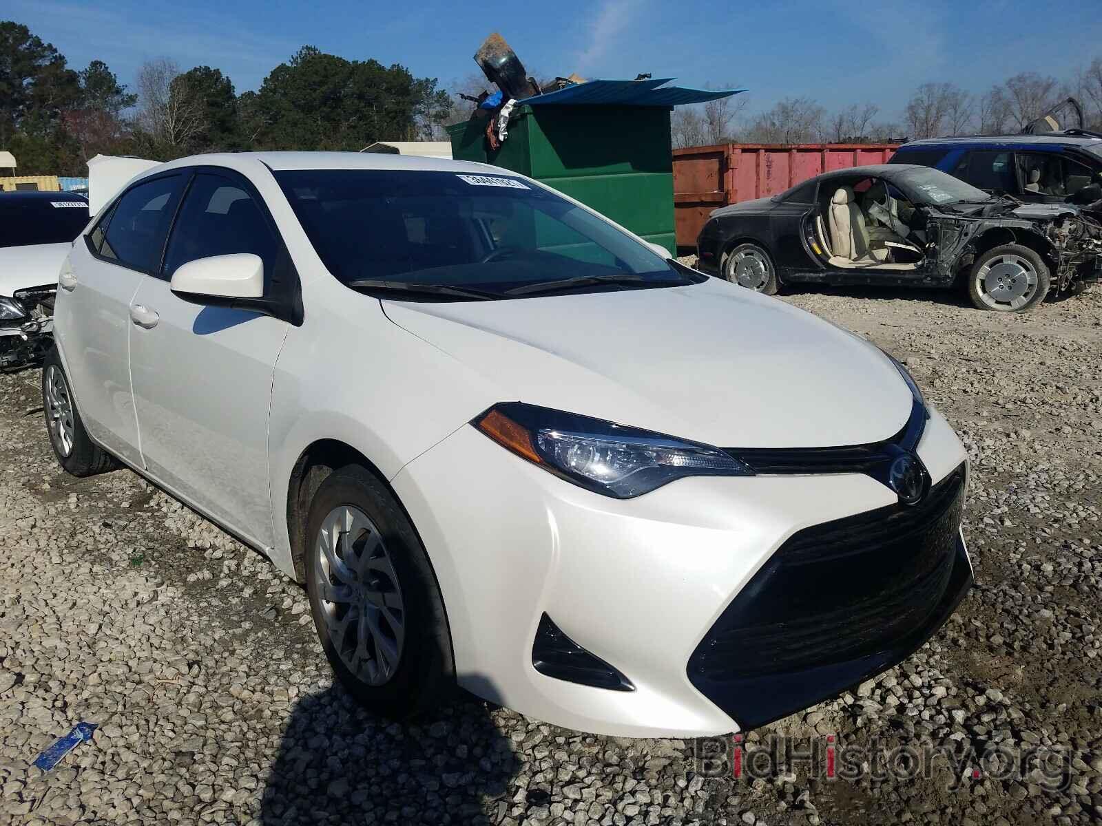 Photo 5YFBURHE3HP674520 - TOYOTA COROLLA 2017