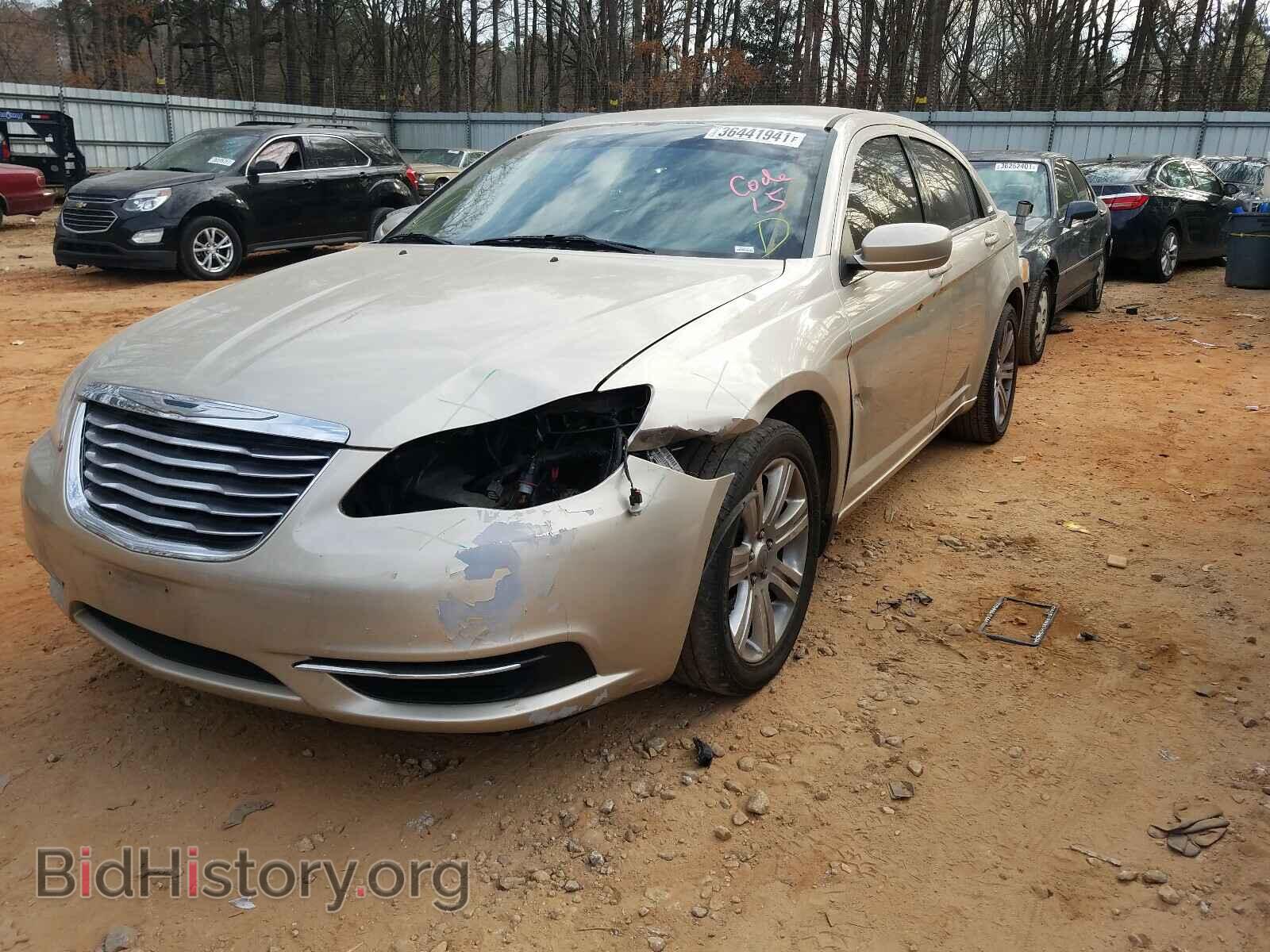 2013 CHRYSLER 200 - VIN: 1C3CCBAB1DN761634 - Фото 2