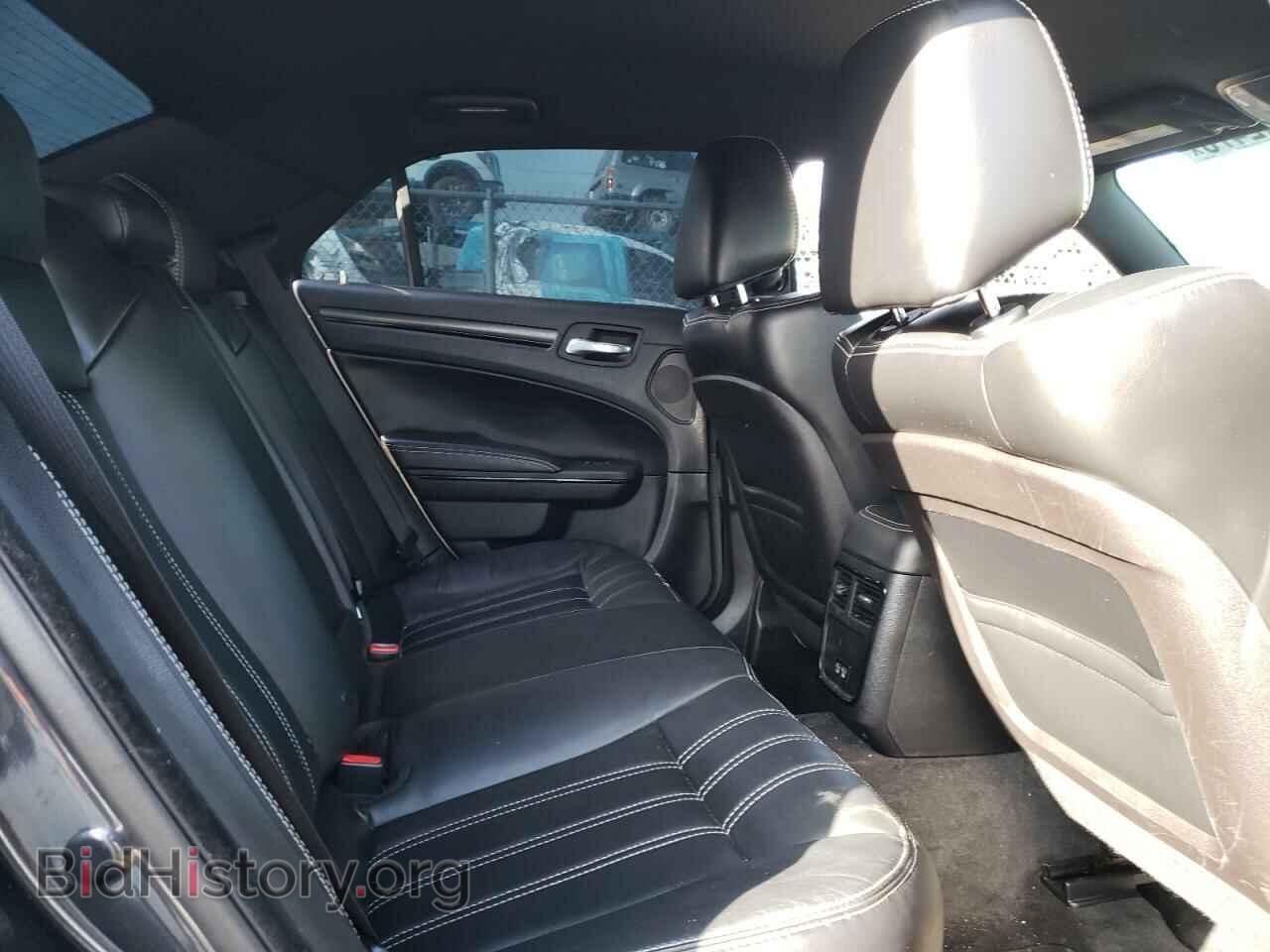 2016 CHRYSLER 300 - VIN: 2C3CCABT8GH123699 - Фото 10