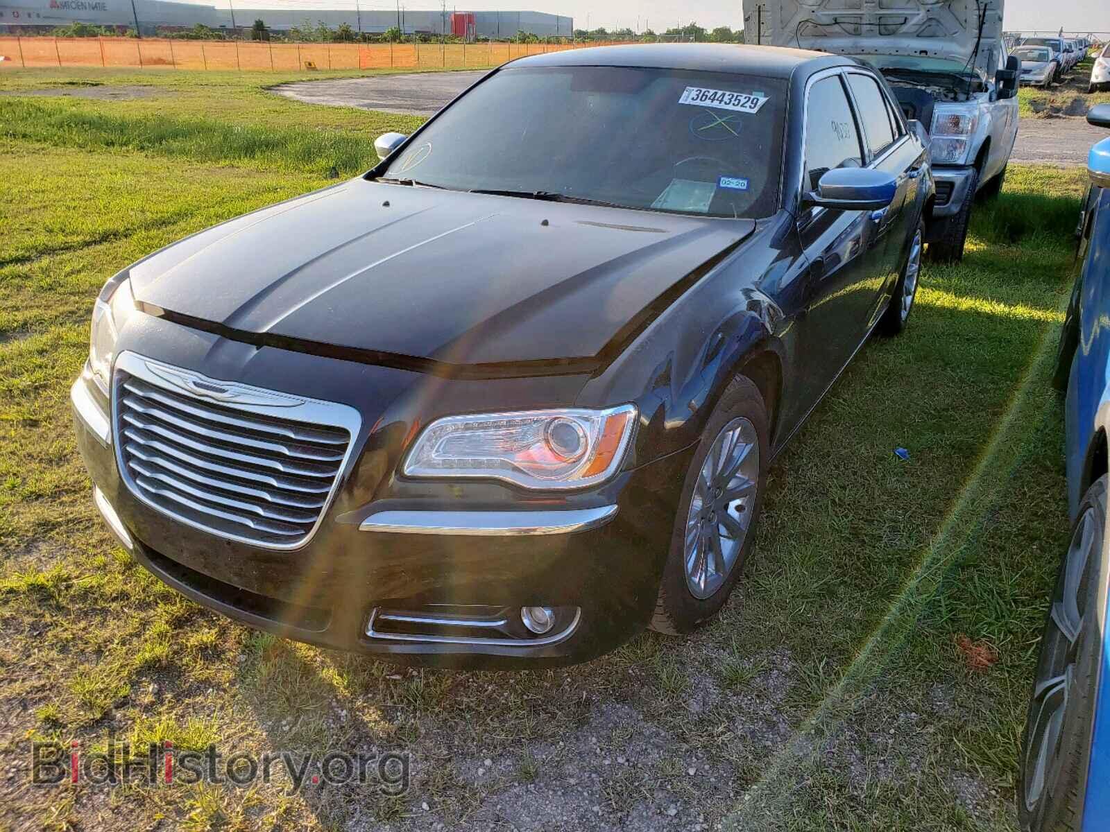 2014 CHRYSLER 300 - VIN: 2C3CCAEG8EH372869 - Фото 2
