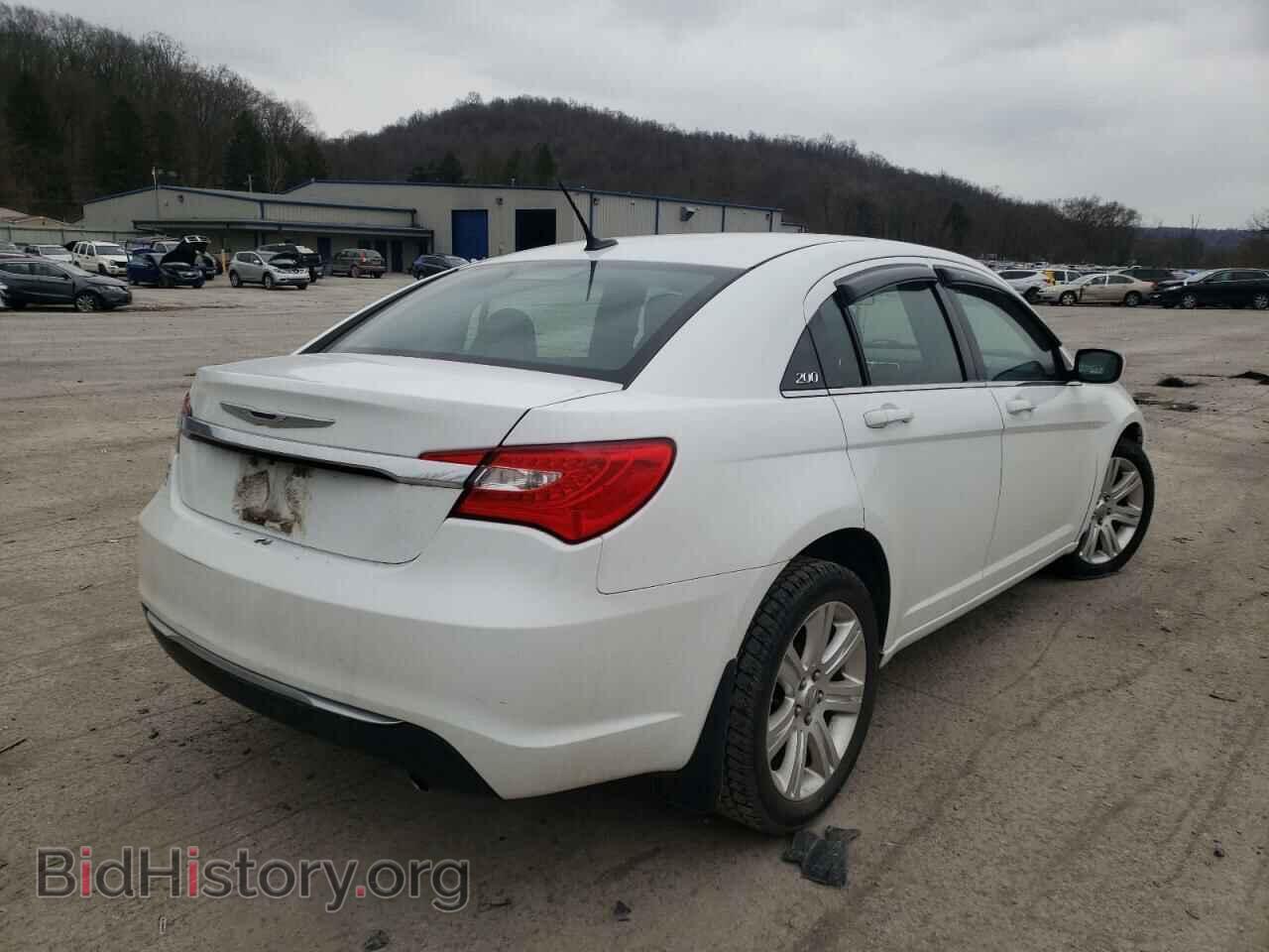 2012 CHRYSLER 200 - VIN: 1C3CCBBG7CN185010 - Фото 4