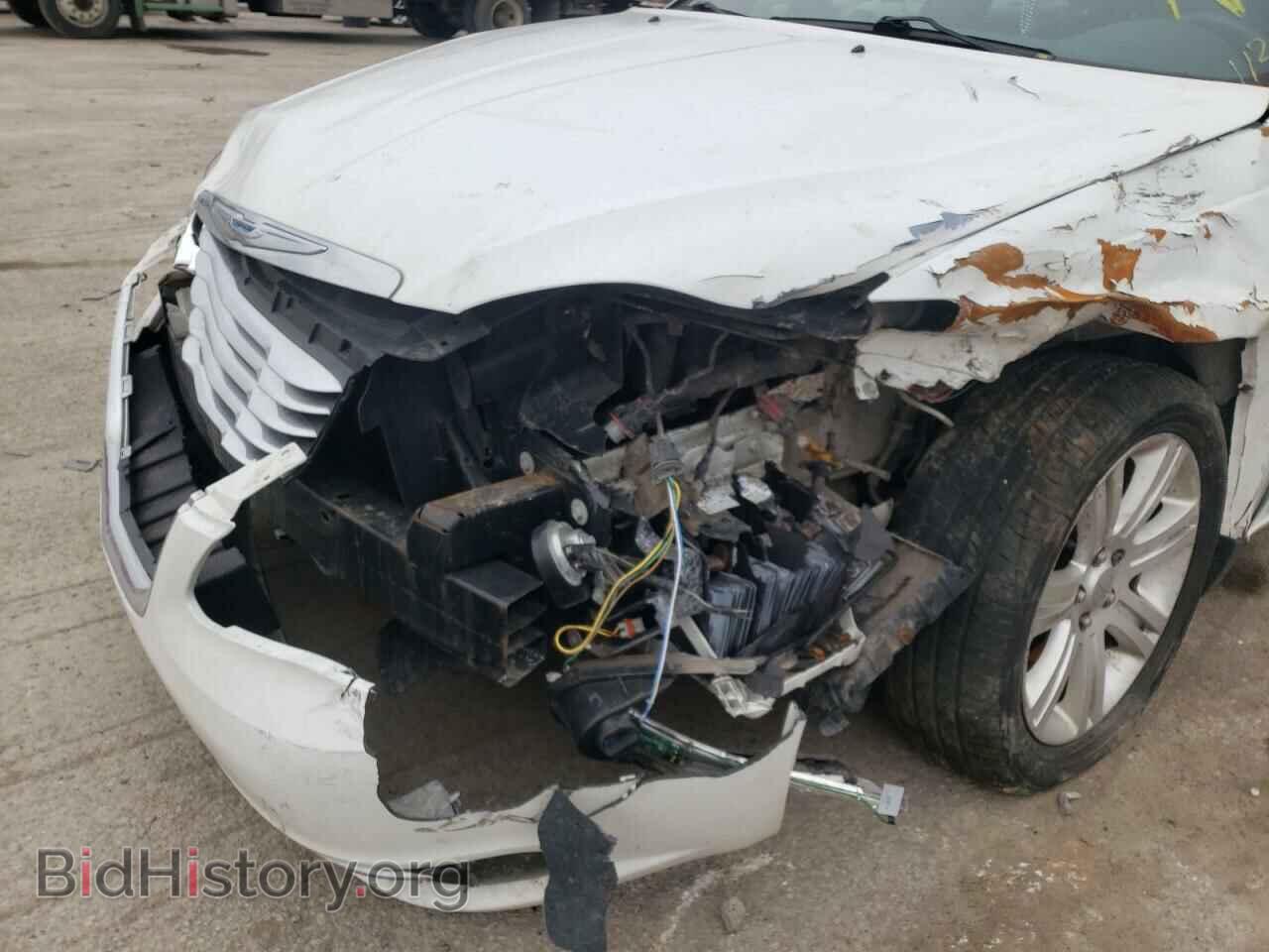 2012 CHRYSLER 200 - VIN: 1C3CCBBG7CN185010 - Фото 9