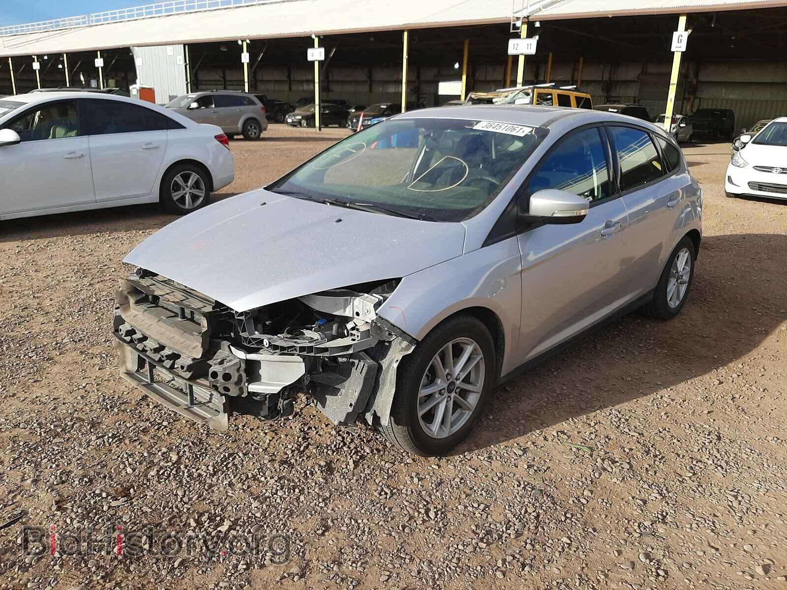 2016 FORD FOCUS - VIN: 1FADP3K27GL270628 - Фото 2