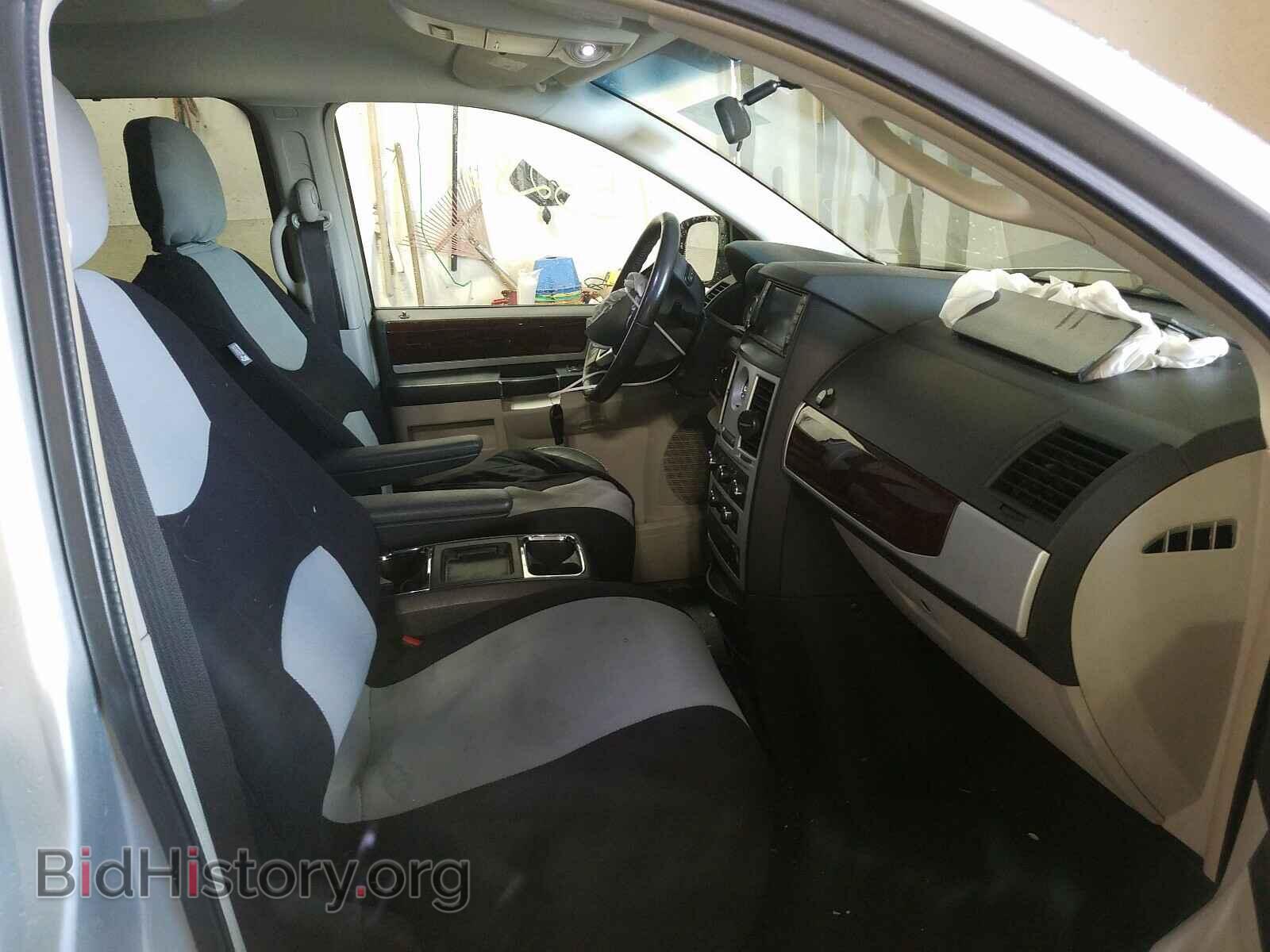 2010 CHRYSLER MINIVAN - VIN: 2A4RR8DX8AR358290 - Фото 5
