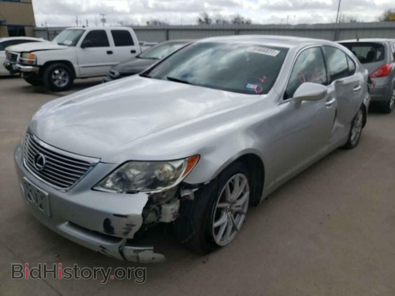 2007 LEXUS LS460 - VIN: JTHBL46F975016437 - Photo 2